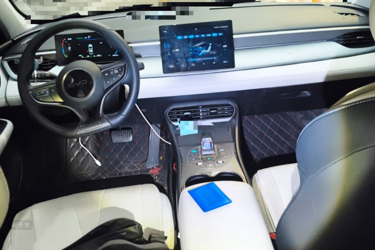 BYD Seal 05 DM-i 2025 car image #11