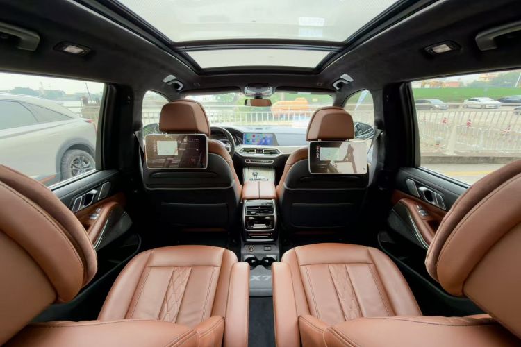 BMW X7 2020 صورة سيارة #11