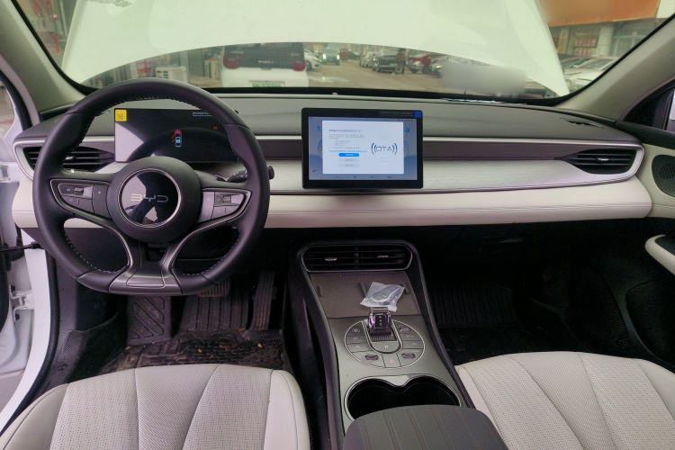 BYD Seal 05 DM-i 2025 car image #11