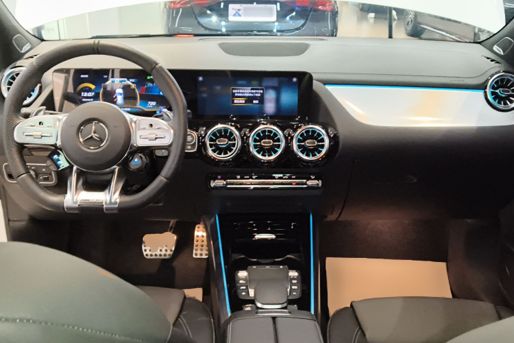 Mercedes-Benz GLA AMG 2023 #11 Mercedes-Benz GLA AMG 2023 image de voiture #11