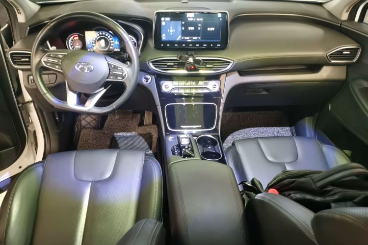 Hyundai Santa Fe 2022 car image #11