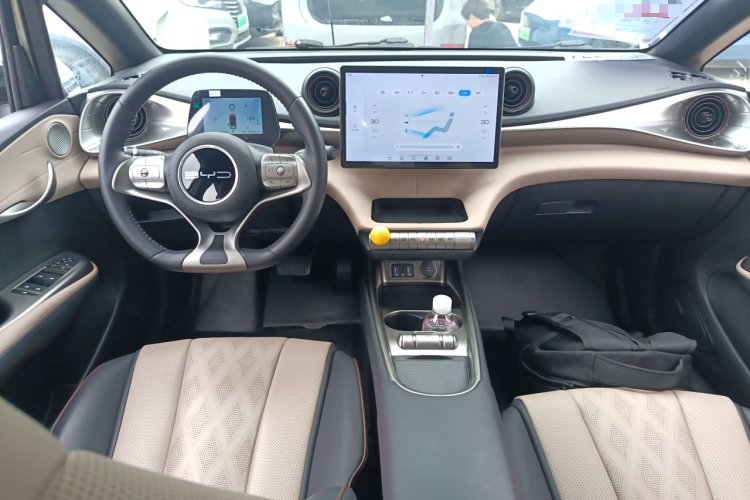 BYD Dolphin 2024 car image #11