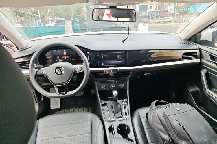 Volkswagen Lavida 2022 immagine di auto #11