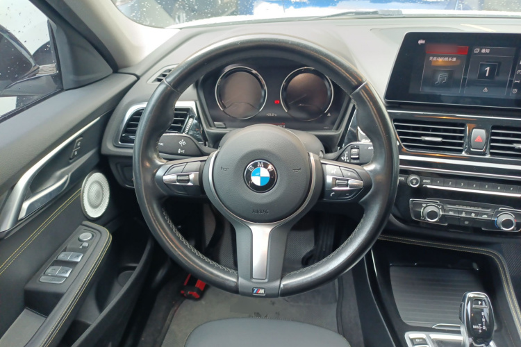 BMW 1 Series 2023 car image #11