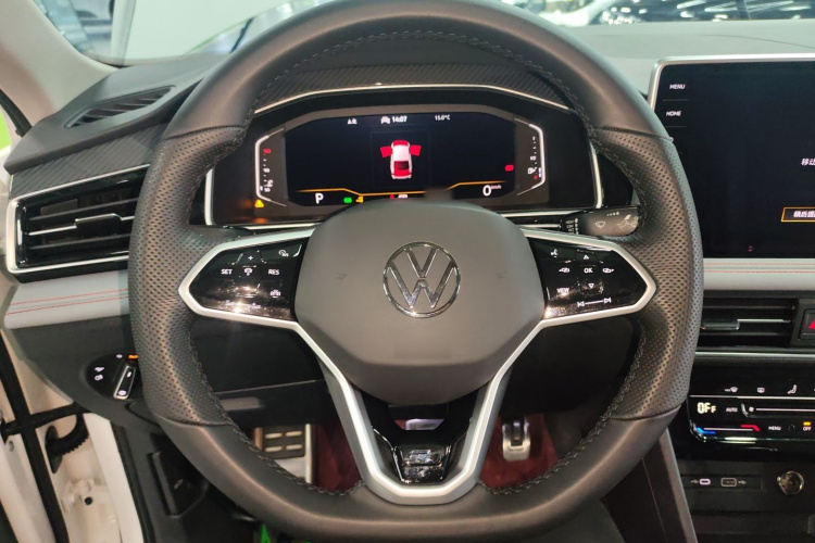 Volkswagen Tiguan X 2023 immagine di auto #11