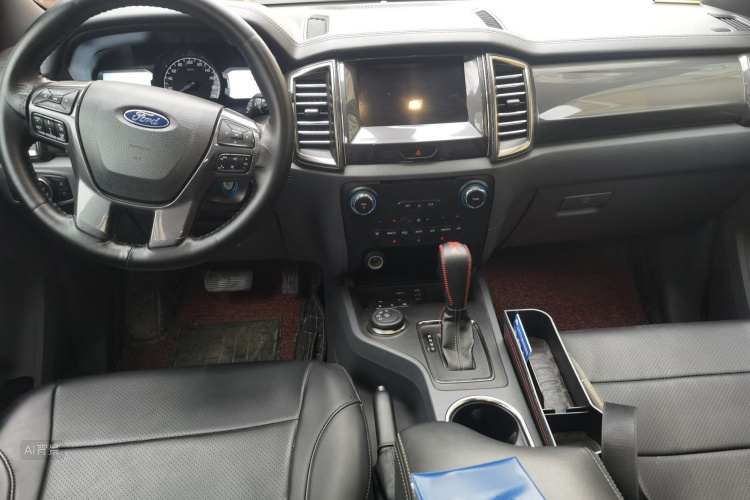 Ford Everest 2018 immagine di auto #11