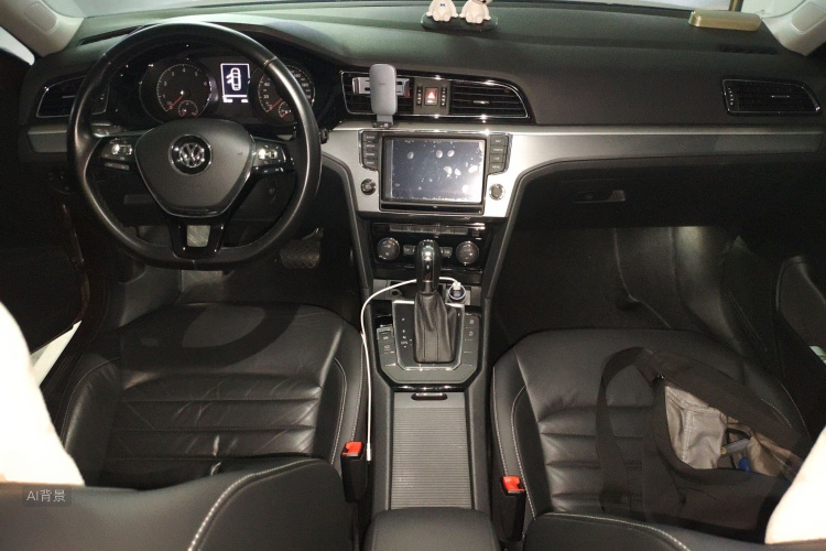 Volkswagen Lamando 2018 immagine di auto #11