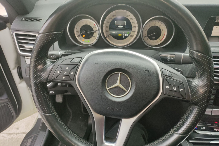 Mercedes-Benz E Class (Imported) 2014 immagine di auto #11