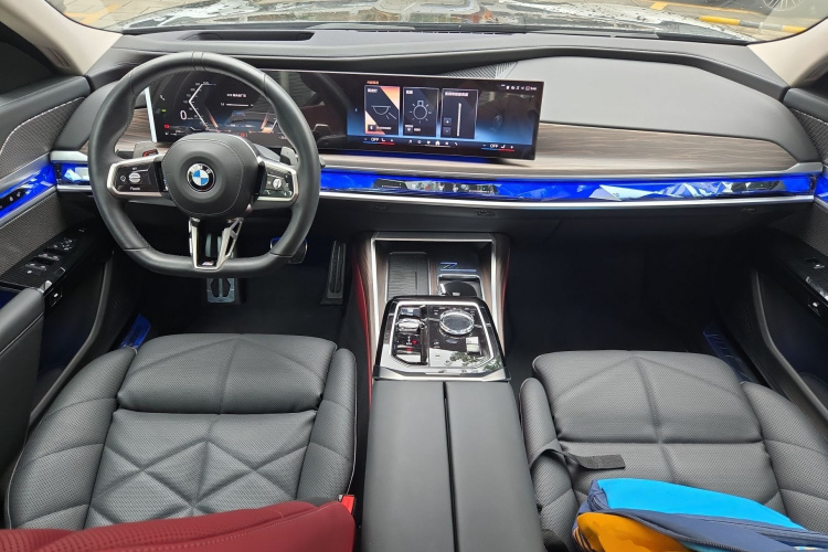 BMW 7 Series 2025 car image #11