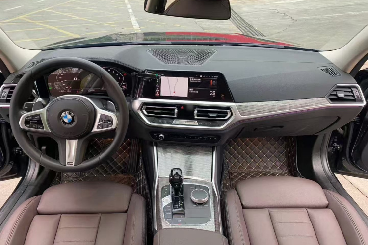 BMW 3 Series 2020 car image #11