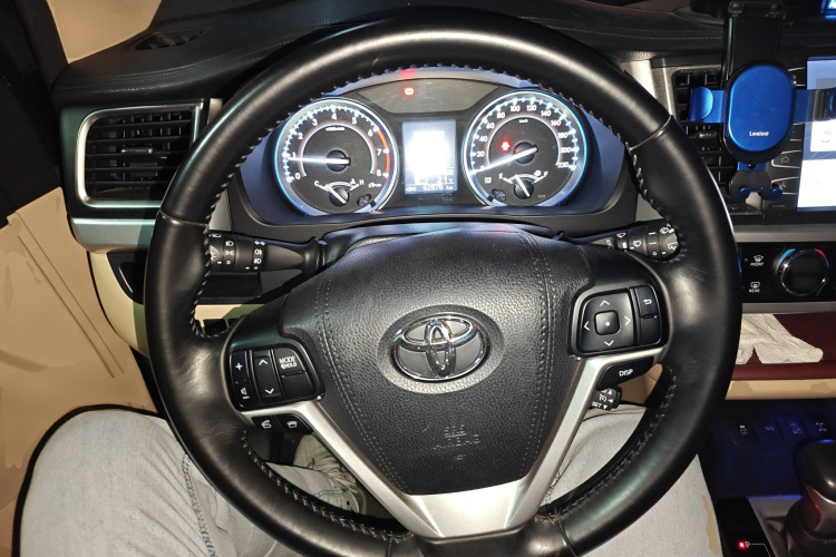 Toyota Highlander 2015 #11 Toyota Highlander 2015 car image #11