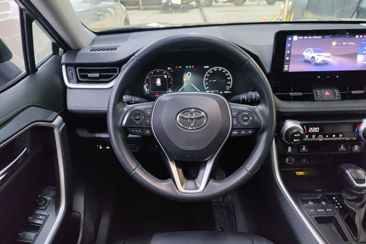 Toyota RAV4 2024 car image #11