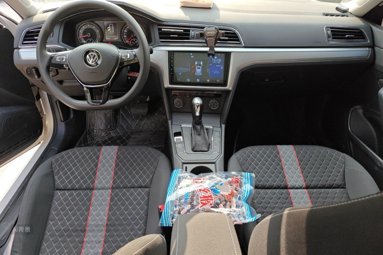 Volkswagen Lamando 2019 car image #11