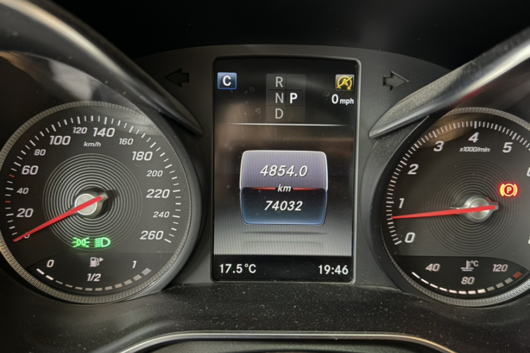 Mercedes-Benz GLC Class 2017 car image #11