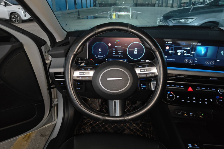 Hyundai Sonata 2024 immagine di auto #11