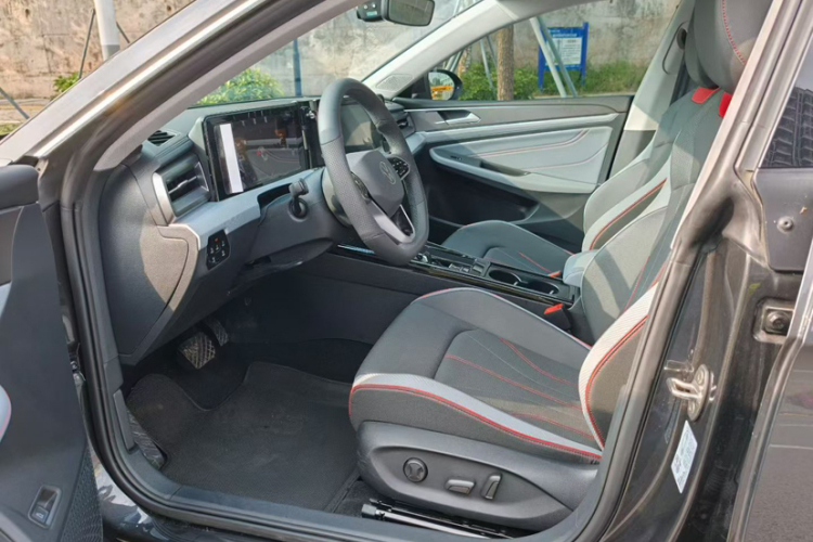 Volkswagen Lamando 2024 car image #11