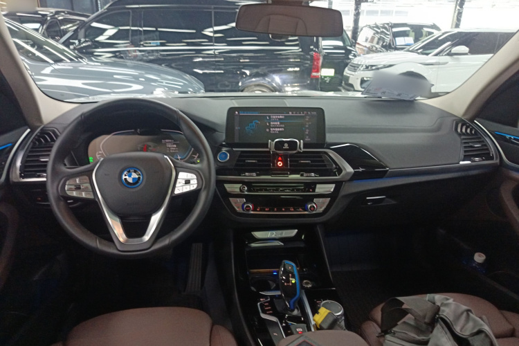 BMW iX3 2021 صورة سيارة #11