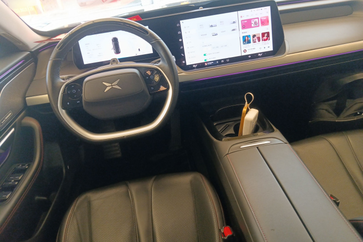 Xpeng P7 2021 صورة سيارة #11