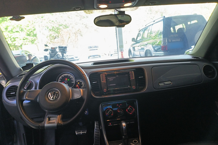 Volkswagen Beetle 2018 immagine di auto #11