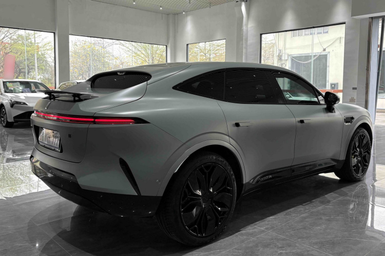 Avatr 11 2023 car image #11