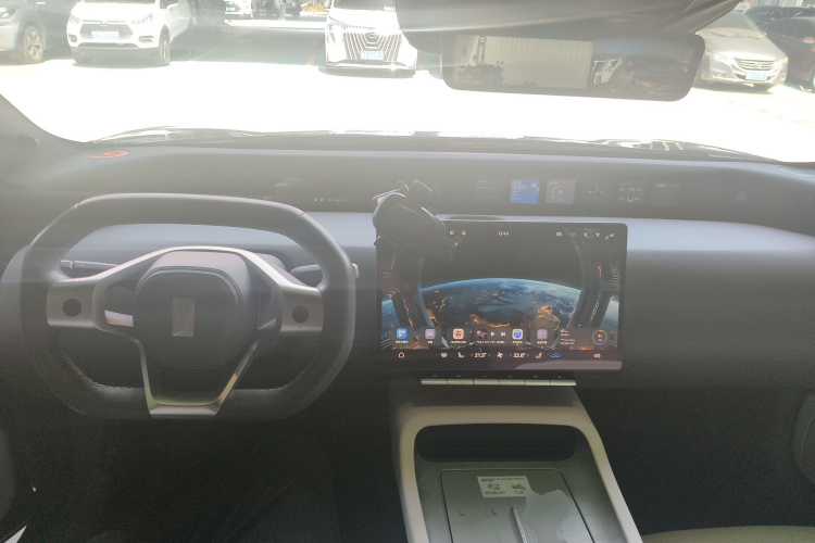 Avatr 12 2024 car image #11