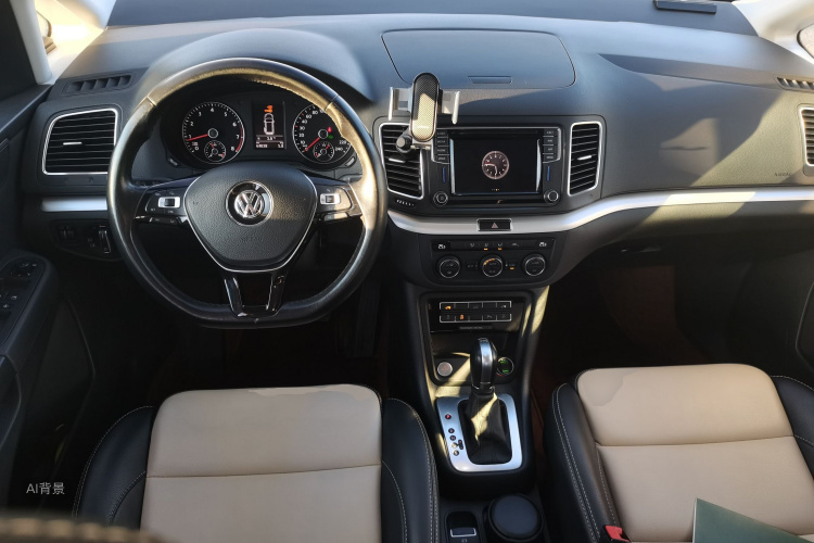 Volkswagen Sharan 2019 car image #11