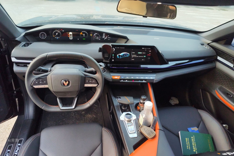 Changan UNI-V iDD 2023 imagem de carro #11