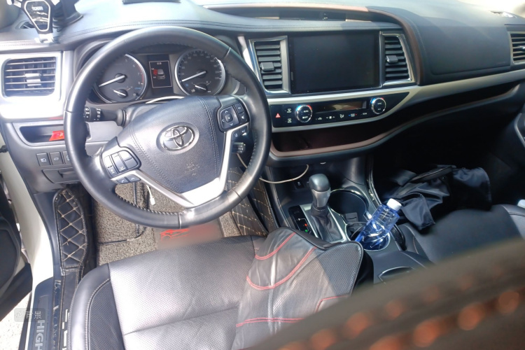 Toyota Highlander 2019 car image #11