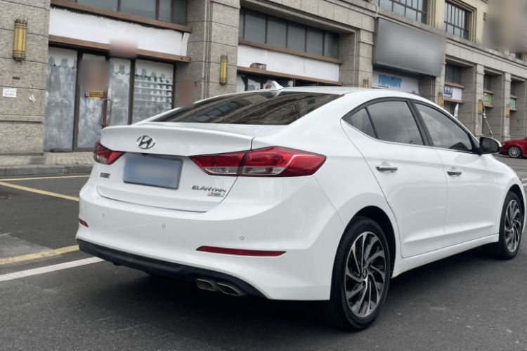 Hyundai Elantra AD 2020 immagine di auto #11