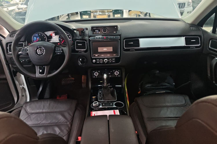 Volkswagen Touareg 2016 car image #11