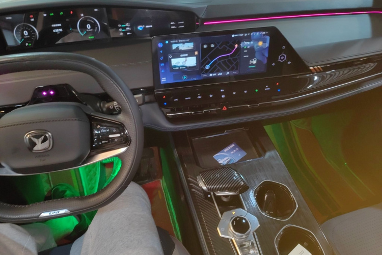 Changan UNI-K iDD 2022 car image #11