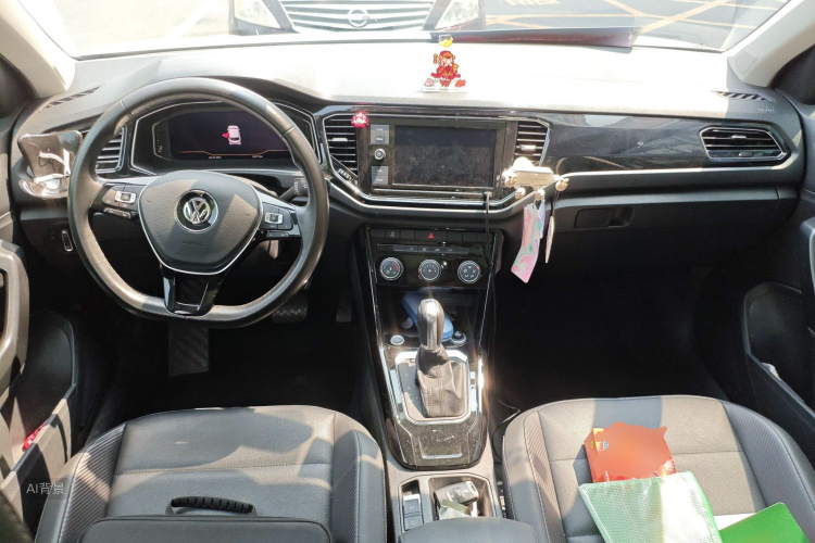 Volkswagen T-Roc 2020 car image #11