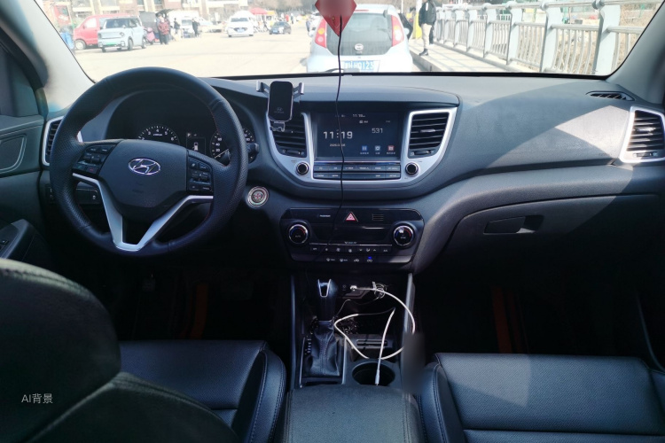 Hyundai Tucson 2016 immagine di auto #11