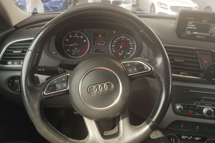Audi Q3 2017 immagine di auto #11