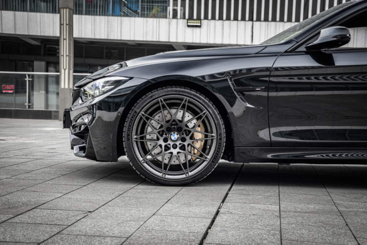 BMW M4 2019 image de voiture #11