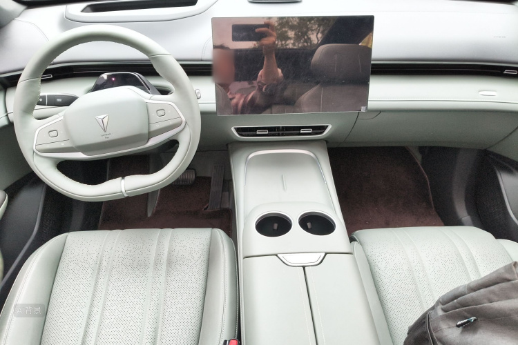 Deepal S07 2024 immagine di auto #11