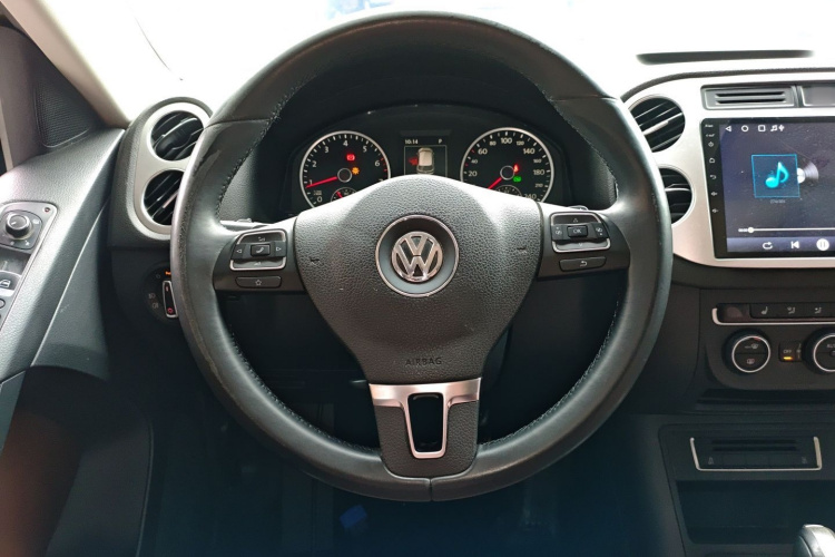 Volkswagen Tiguan 2015 car image #11