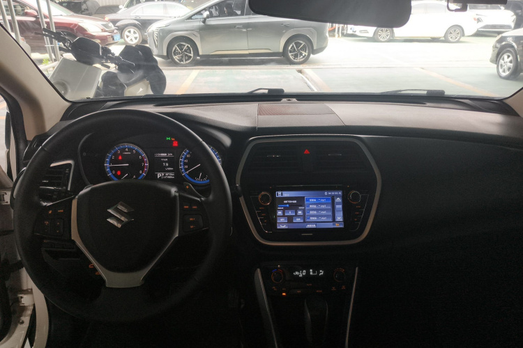 Suzuki S-Cross 2015 صورة سيارة #11