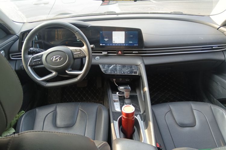 Hyundai Elantra 2022 car image #11