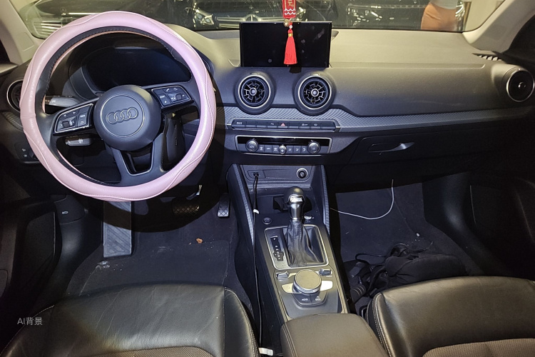 Q2L e-tron 2021 car image #11