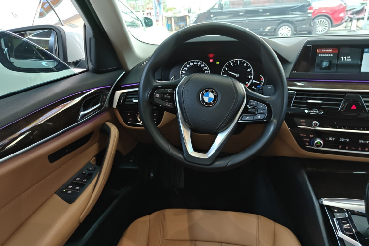 BMW 5 Series 2017 #11 BMW 5 Series 2017 car image #11