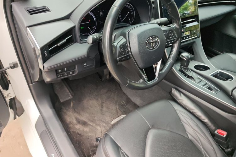 Toyota Avalon 2019 car image #11