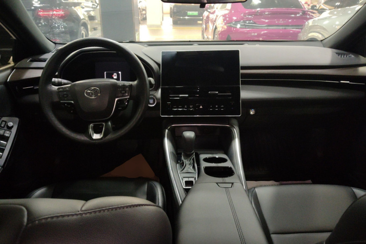 Toyota Avalon 2024 car image #11