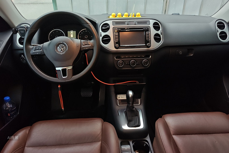 Volkswagen Tiguan 2014 car image #11