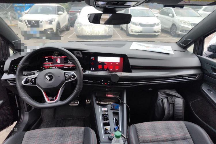 Volkswagen GolfGTI 2021 immagine di auto #11