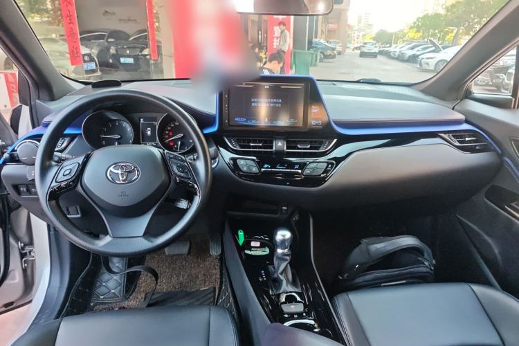Toyota C-HR 2021 car image #11