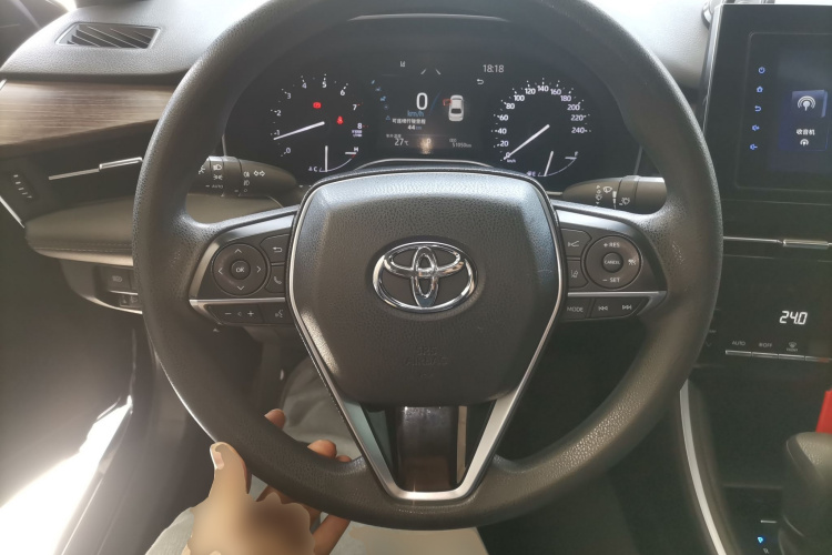 Toyota Avalon 2022 car image #11