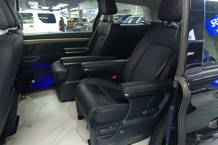 广汽传祺 传祺M8 2023 汽车图片 #11