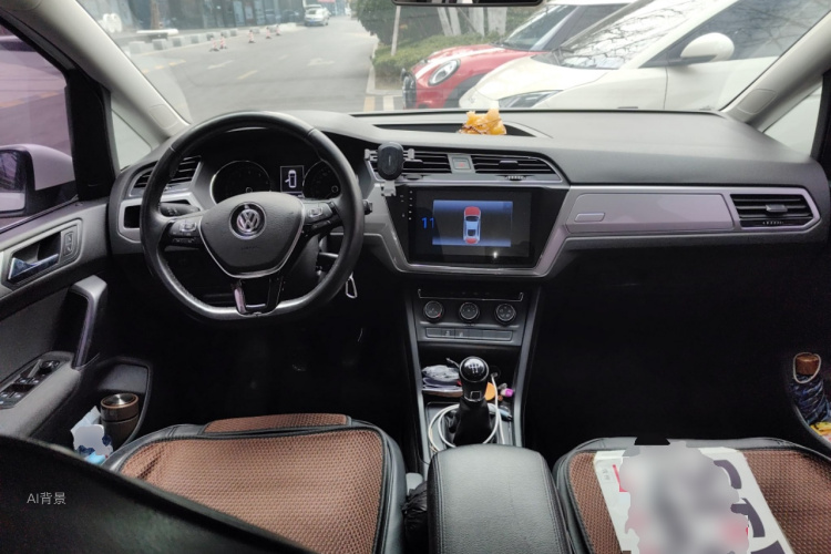 Volkswagen Touran 2017 immagine di auto #11