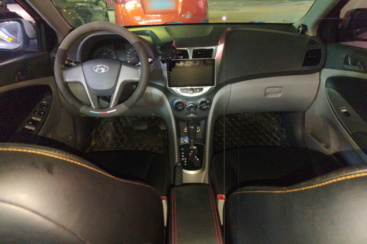 Hyundai Reina 2016 car image #11